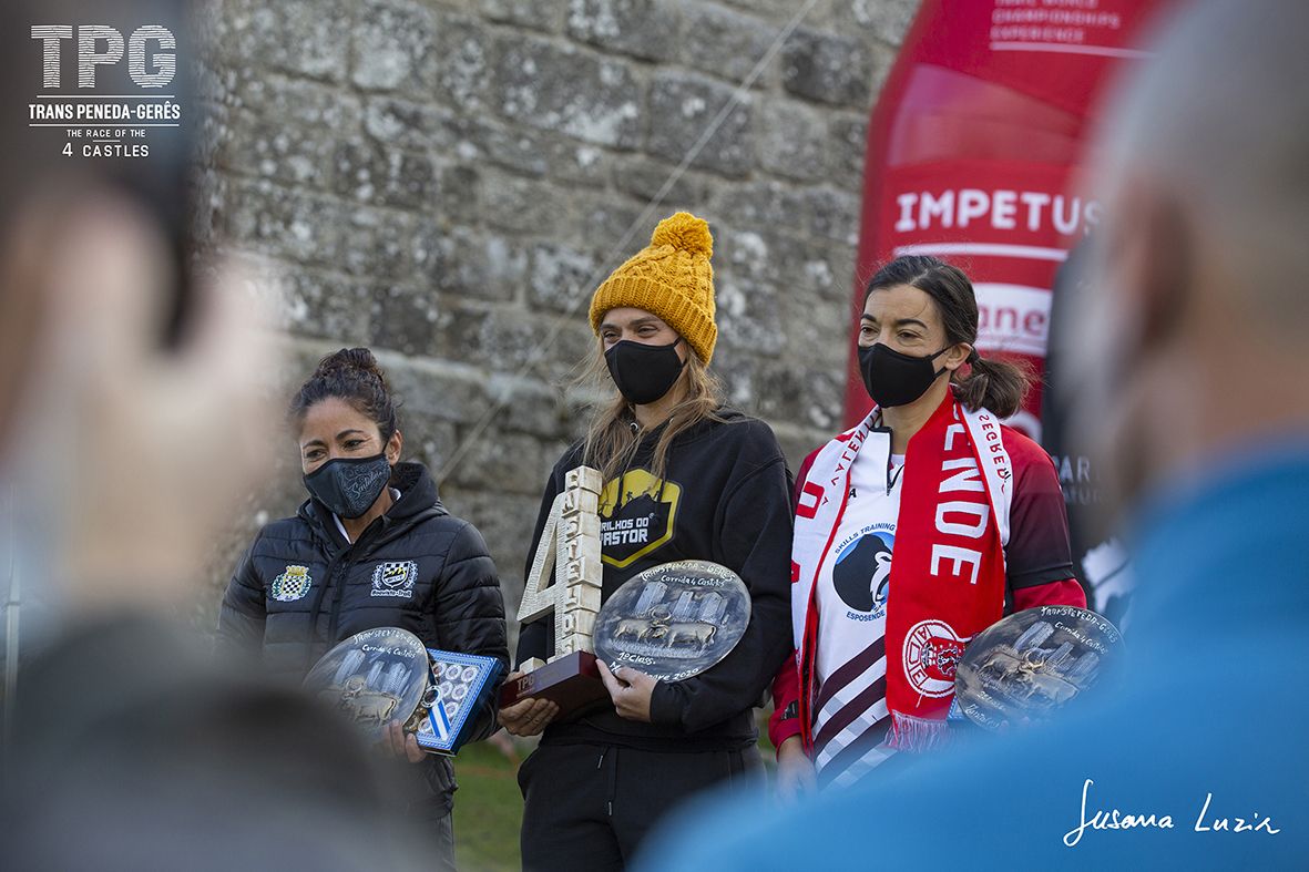 Podio femenino TransPeneda-Gêres