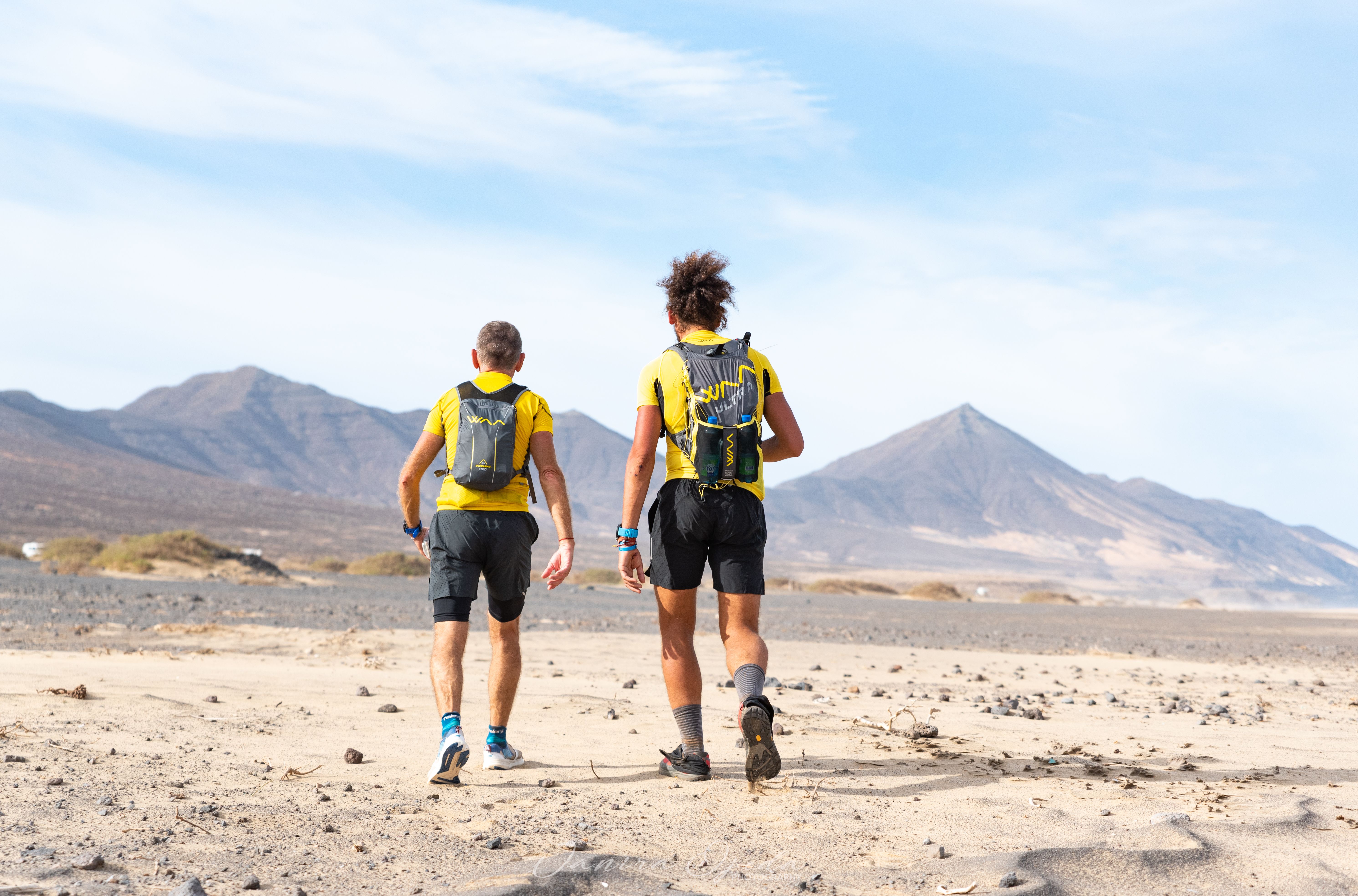 Luca Papi continua su reto de unir las Islas Canarias en 9 días.  Janira Ojeda
