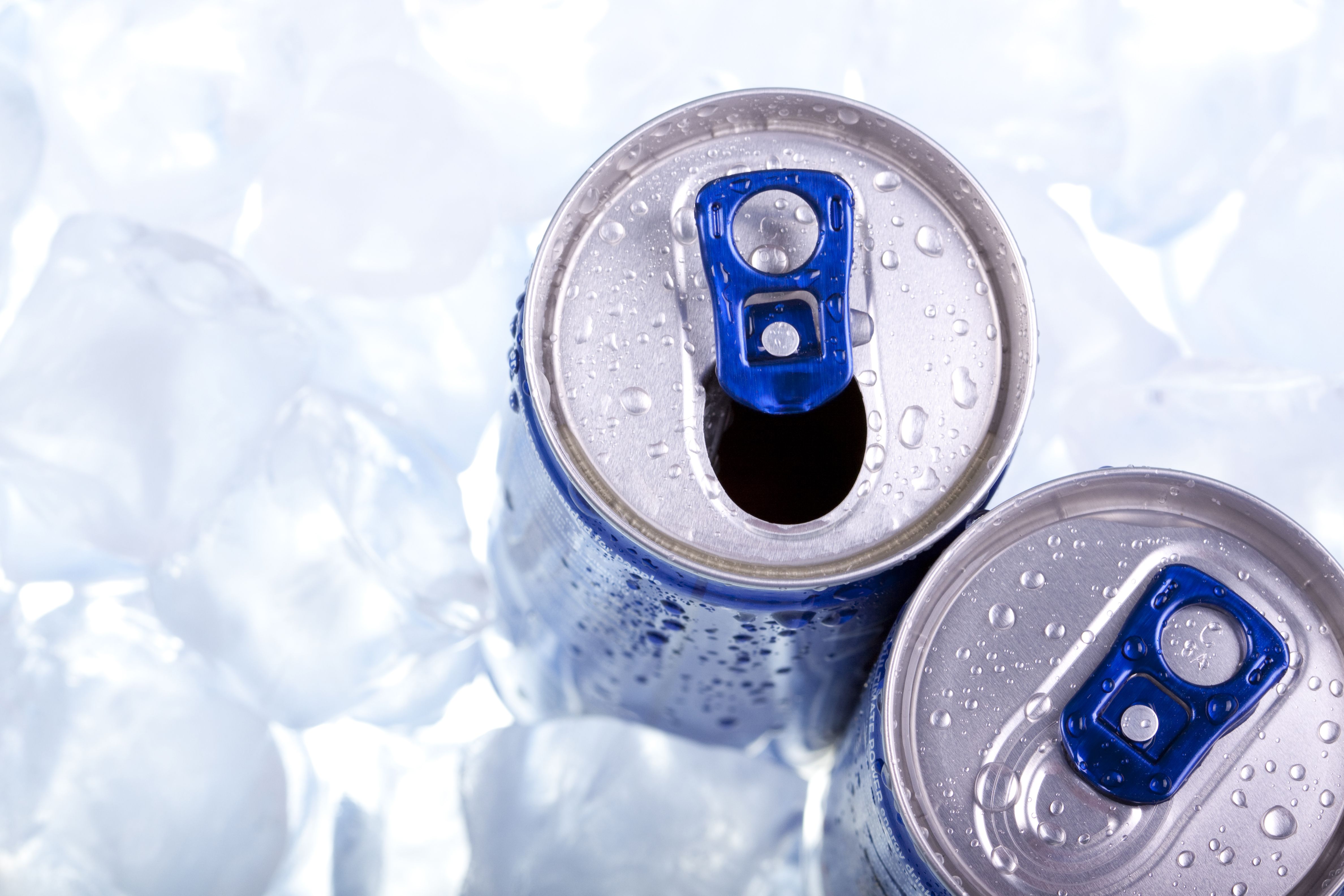 Bebida deportiva vs. bebida energética. iStock 
