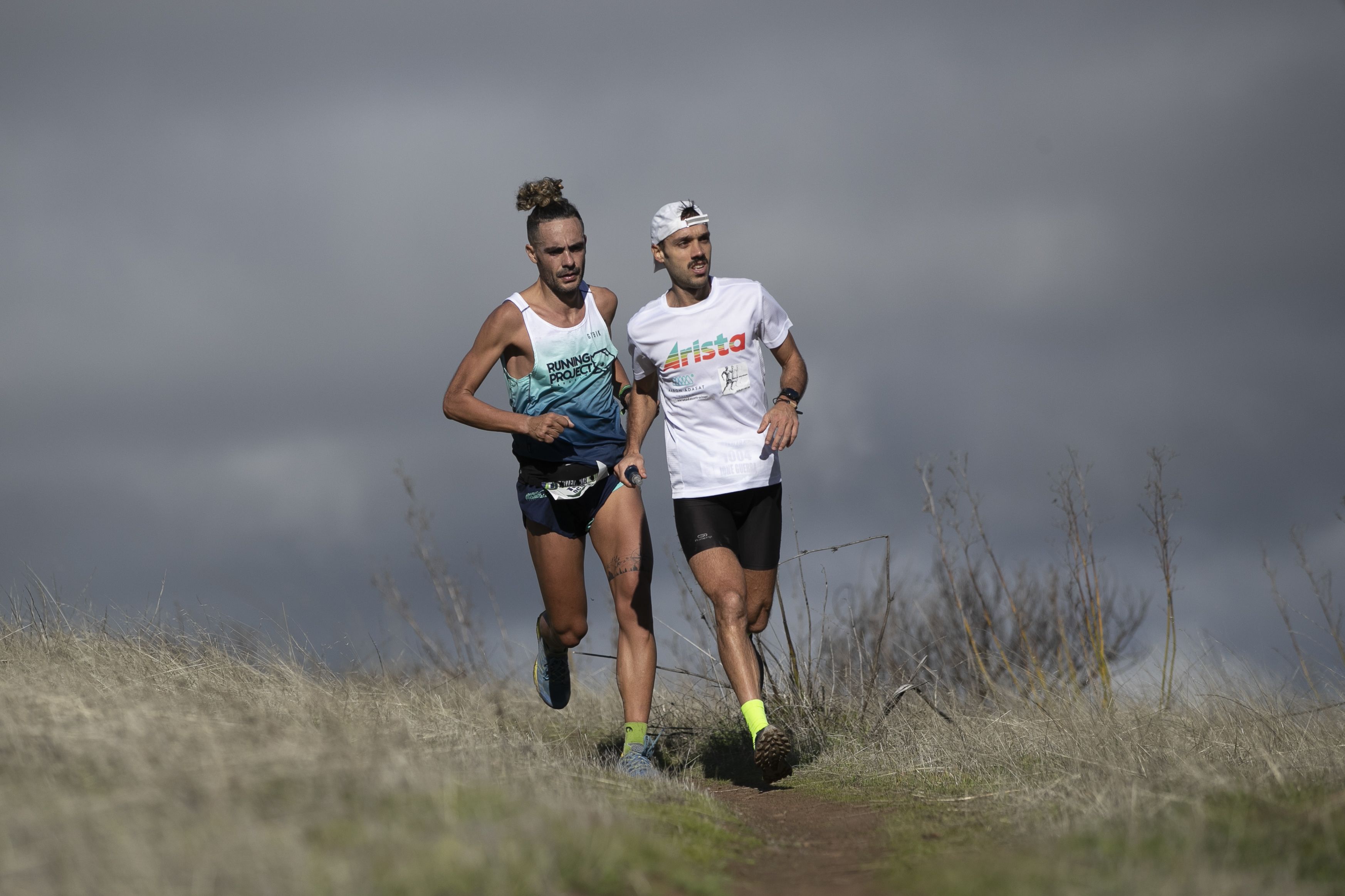 Álvaro Escuela y Dominique Van Mechgelen ganan la undécima Artenara Trail 