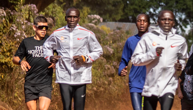 Capell entrenando con Kipchoge © rsalanova