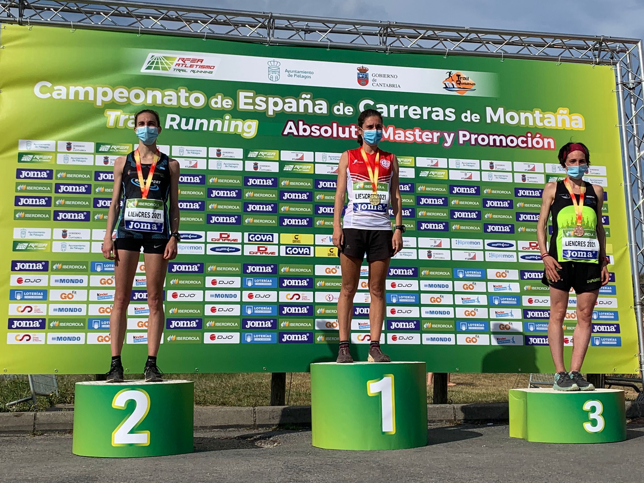 Podio categoría absoluta femenina del Campeonato de España de Carreras de Montaña