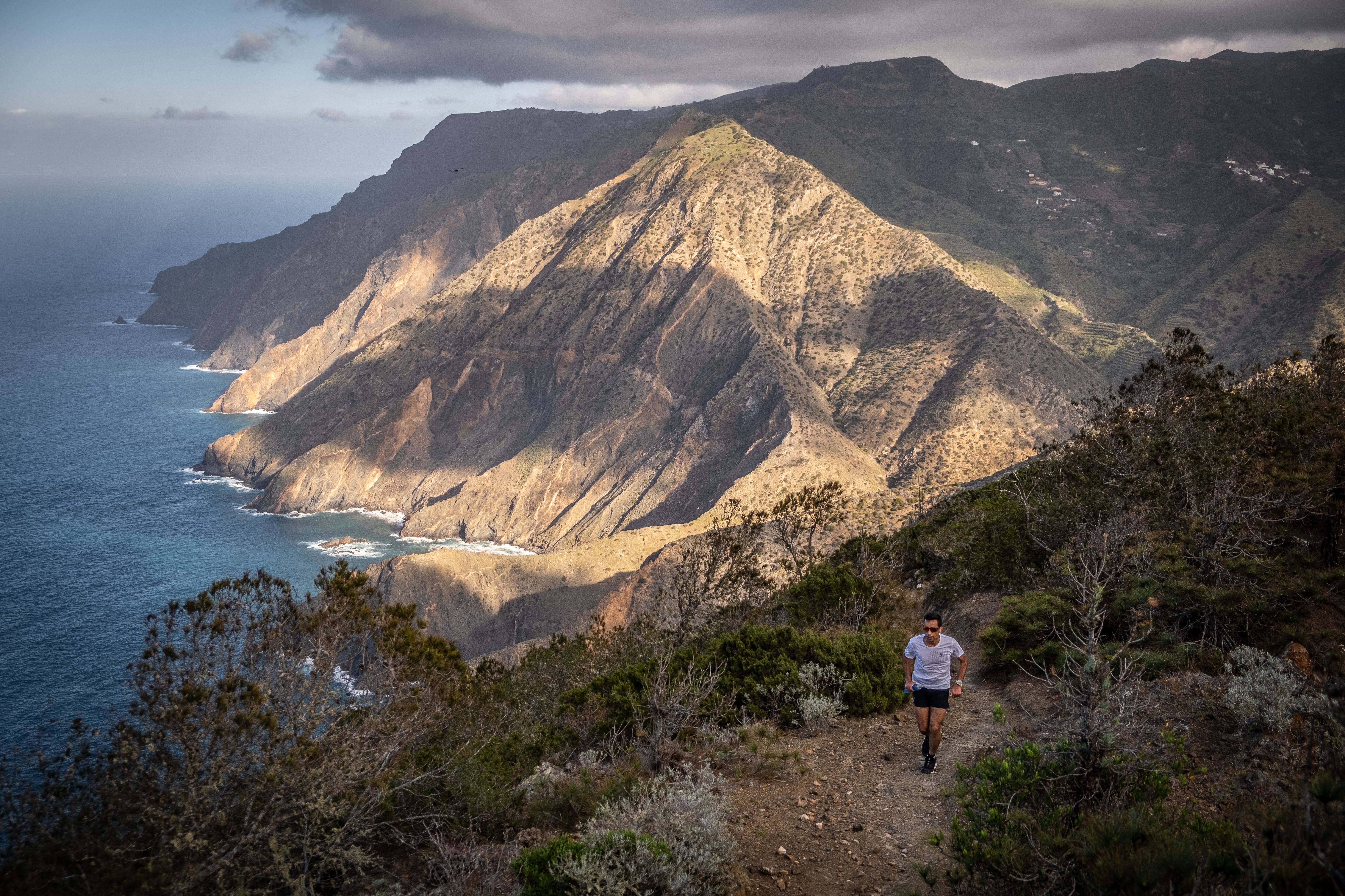 Cristofer Clemente. La Gomera Paradaise