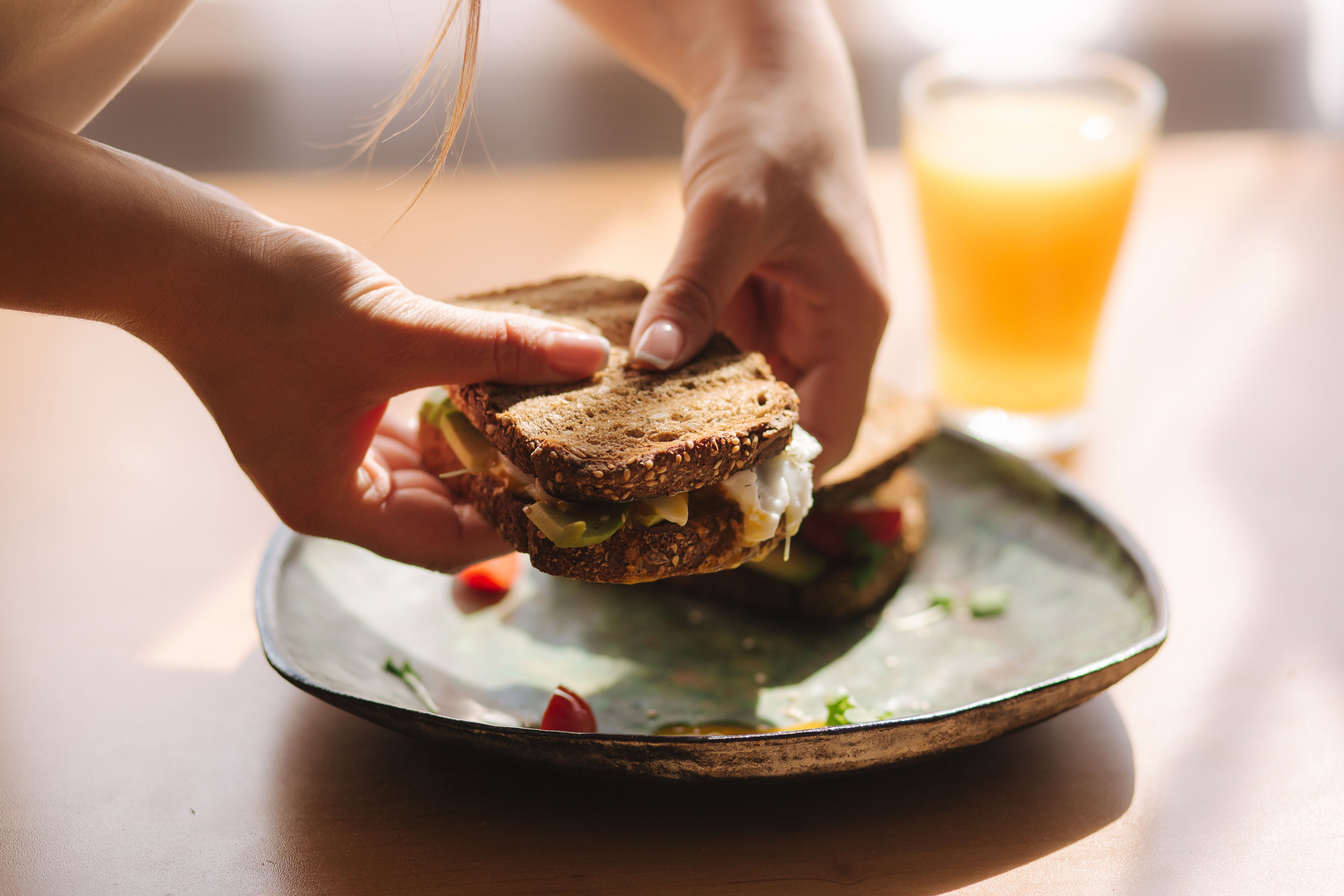 ¿Comes para correr o corres para comer? iStock 1222955692