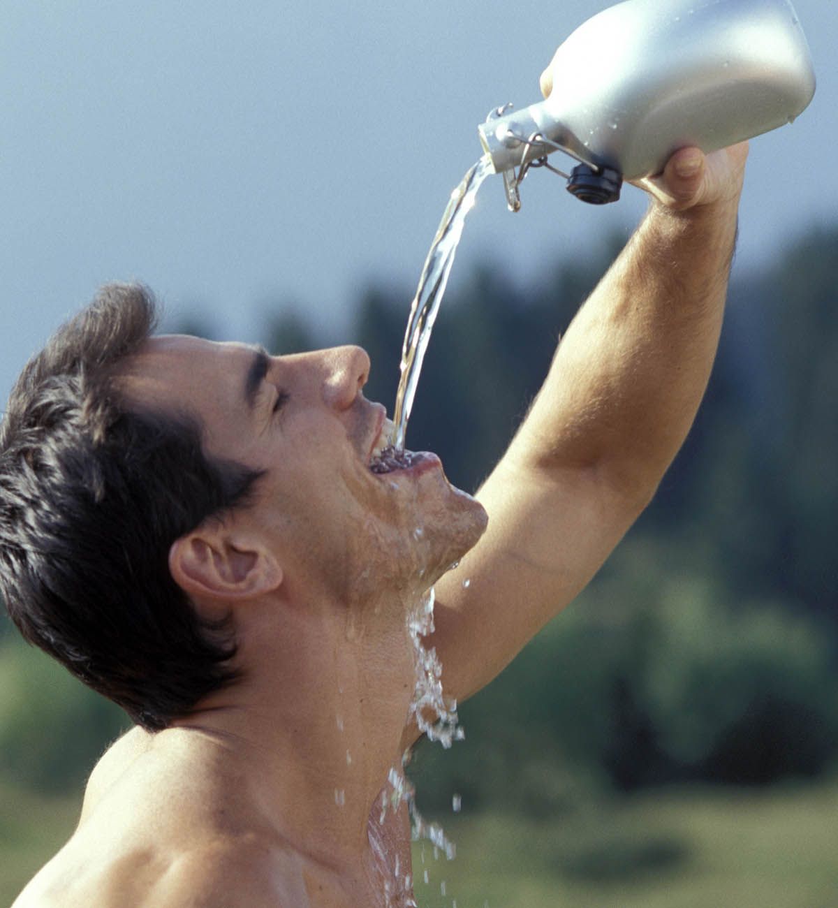 beber agua mananas 78628882 beber agua mananas 78628882