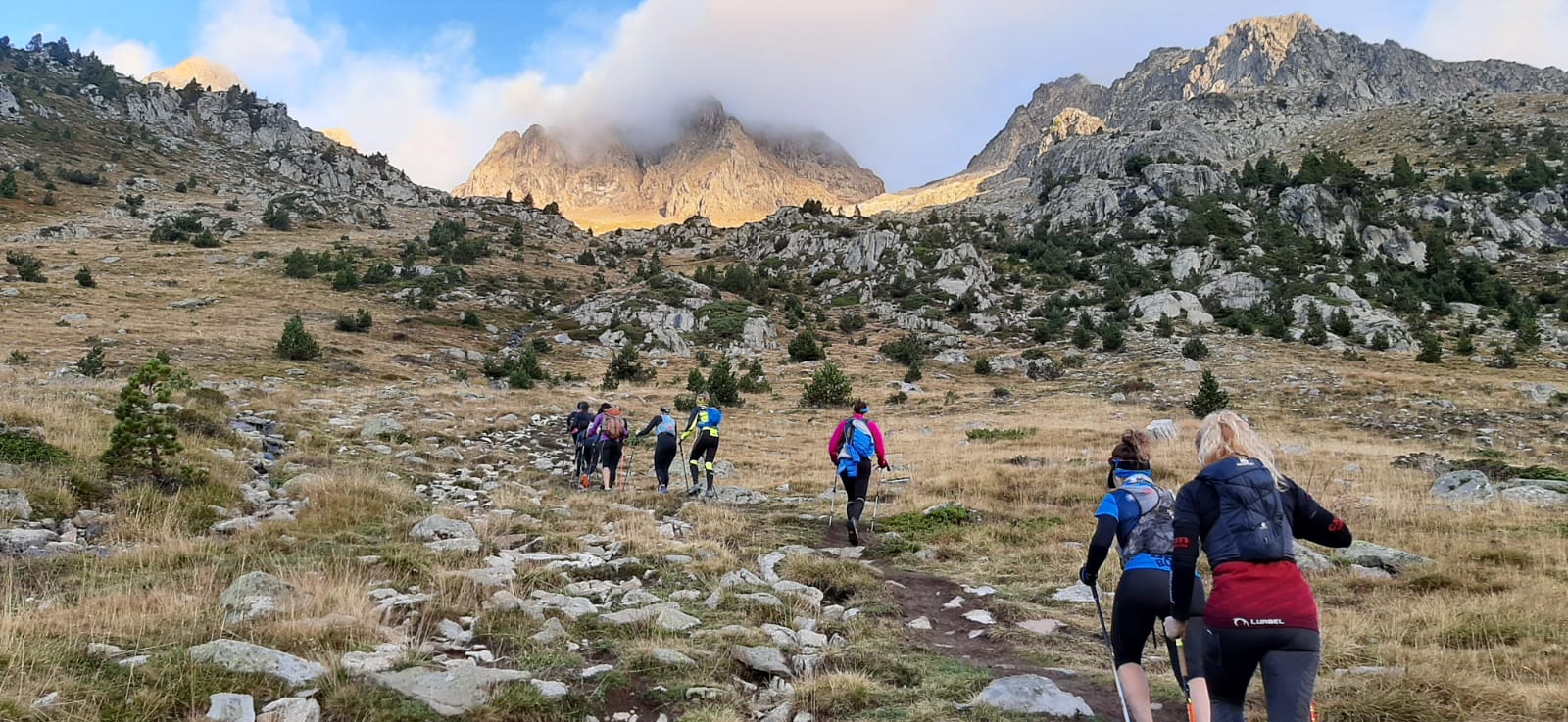 V Encuentro de Corredoras por Montaña 2021 de la FEDME