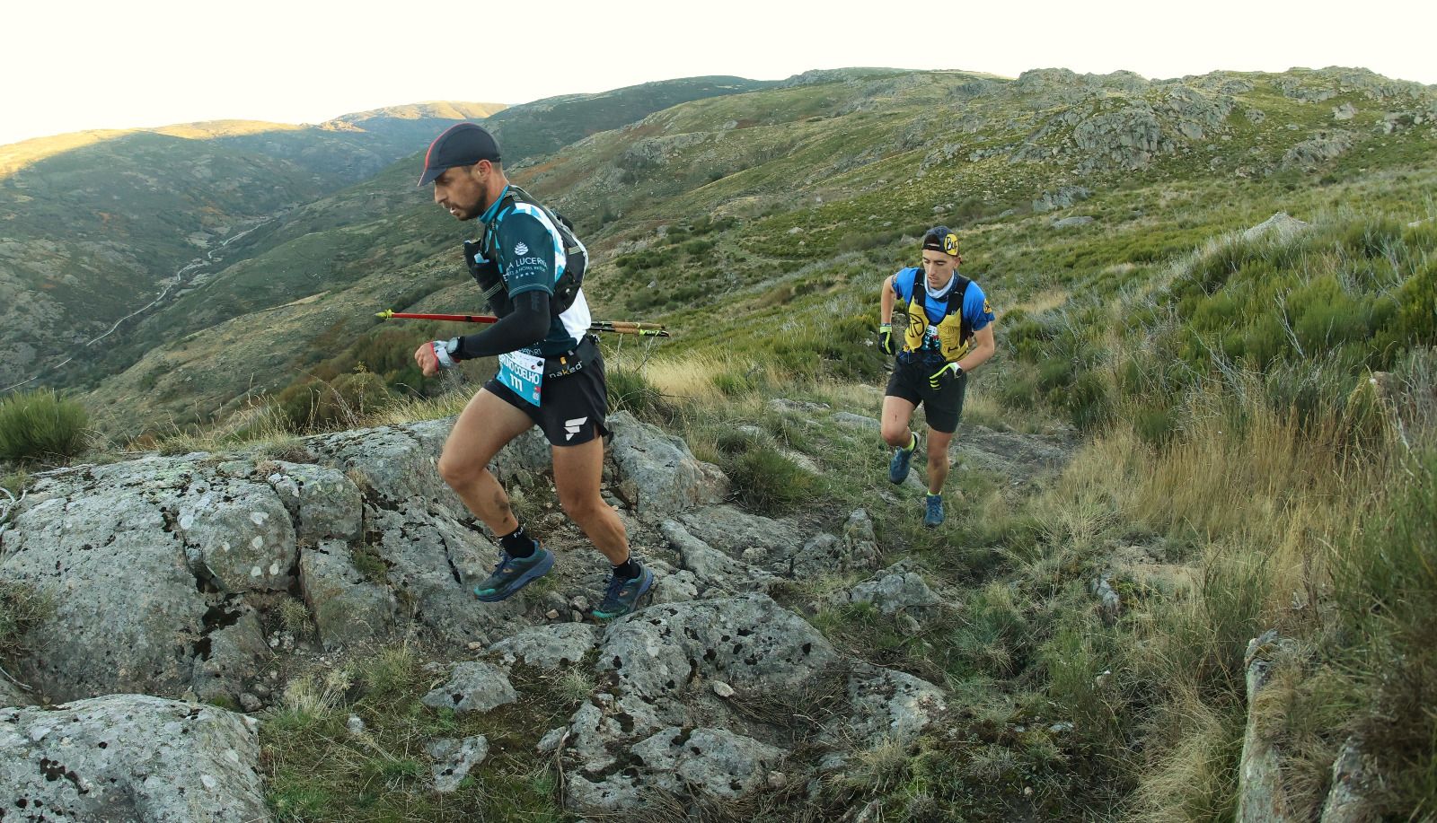 Bruno Coelho y Victor del Águila. Etapa 13 Sanabria Glaciar. Ultra Sanabria 2021. Arte Deportivo©