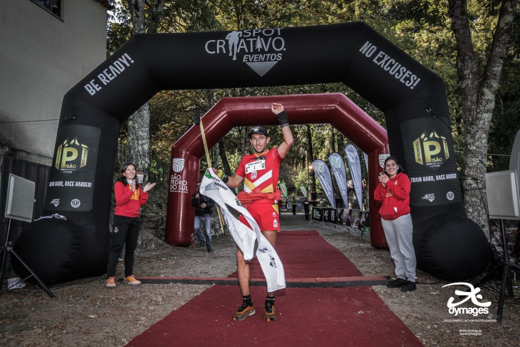 Manuel Merillas entrando en meta como vencedor ©DYMAGES
