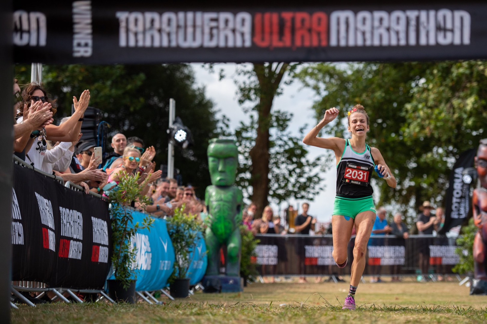 Tom Evans y Manuela Soccol ganadores de la Tarawera Ultramarathon 